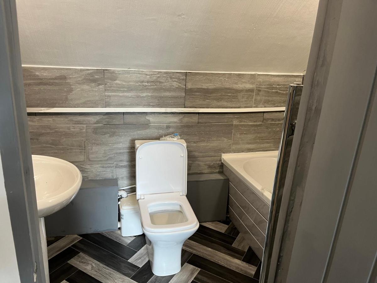 Budget Double En-Suite Bedroom Шефилд Экстерьер фото